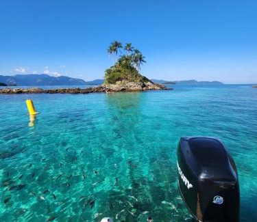 Verolme Boat Rental | Escape to Angra dos Reis: Oceanfront Adventures Await!