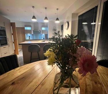 Filby House | Relax at Passing Moon - Filby with Hot Tub & Pet Friendly