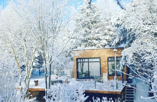 Klaipeda county House | Unwind at Passion Hut: Hot Tub & Perfect 10 Rating