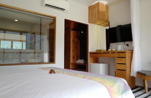 Kamlon Hotel | Comfortable Stay at Passion Resort Kiriwong with Dining