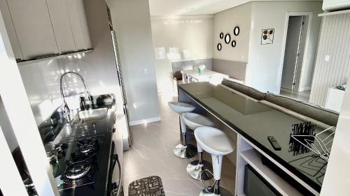 Ingleses Sul Apartment | Bright Beachside Apartment with Pool and Pet-Friendly Options