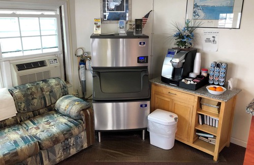 Somers Point Hotel | Family-Friendly Passport Inn Somers Point with Pool & Breakfast