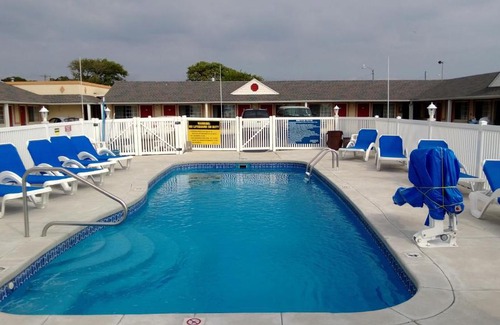 Somers Point Hotel | Family-Friendly Passport Inn Somers Point with Pool Access