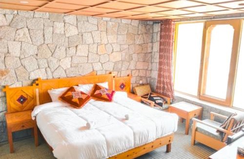 Hunza Hotel | Passu serene hotel