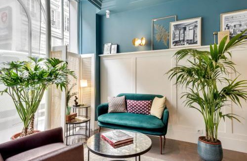 Passy Hotel | Elegant Stay at Passy Eiffel: Pet Friendly & Breakfast Included