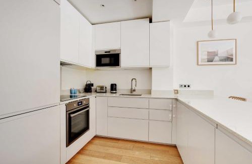 16th Arrondissement Apartment | Urban Retreat with Private Garden in the Heart of 16th