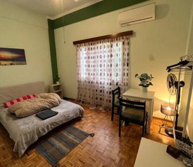 Larnaca City Centre House | Budget-Friendly Past or Tail Rooms with Breakfast & Kitchen