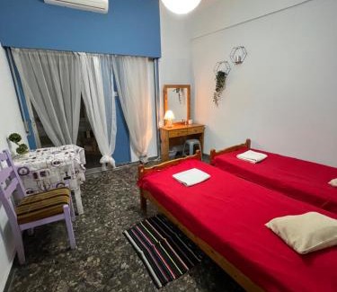 Larnaca City Centre House | Budget-Friendly Past or Tail Rooms with Breakfast & Kitchen