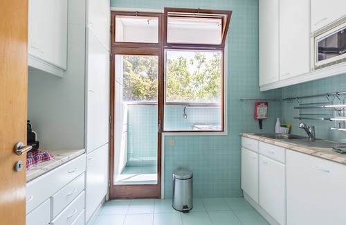 Lordelo do Ouro e Massarelos Apartment | Relaxing Riverfront Stay at Pasteleira Apt - Rated 9.4/10