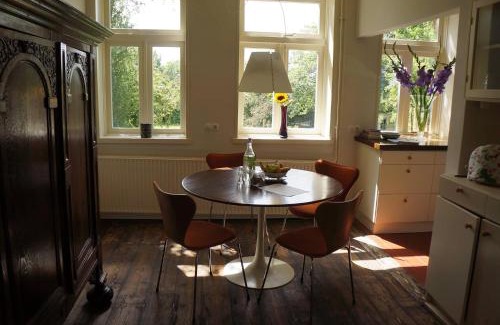 De Waal Bed & Breakfast | Discover Pastorie De Waal: Ocean View & Hot Tub Retreat