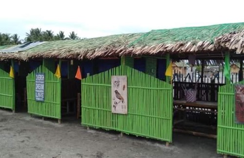 Lucena House | Cozy Retreat at Pasyalan sa Dalampasigan for Families