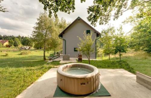 Fuzine House | Pet-Friendly Escape at Patagonia - Guest Rated 9.8/10