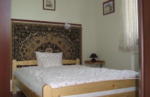 Bozsok Apartment | Pet-Friendly Patakparti Apartman with Breakfast & Kitchen