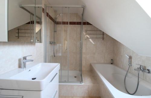 Großdeuben Apartment | Relaxing Leipzig Hideaway - Child Friendly & Rated 9.4/10