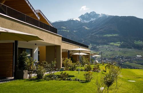 Tirolo Apartment | Top-Rated Pataunerhof Betulla Lodge with Family-Friendly Amenities