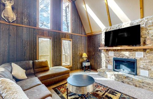 Gnaw Bone House | Comfortable Stay at Patel's Cozy Chalet with Hot Tub Access