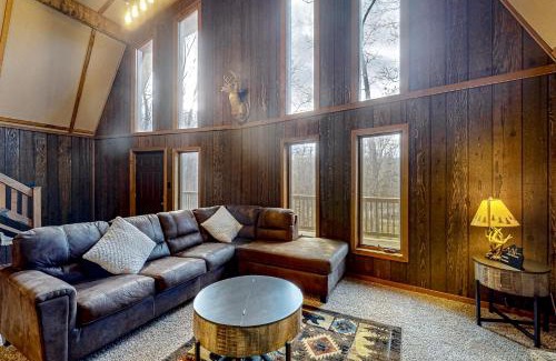 Gnaw Bone House | Comfortable Stay at Patel's Cozy Chalet with Hot Tub Access