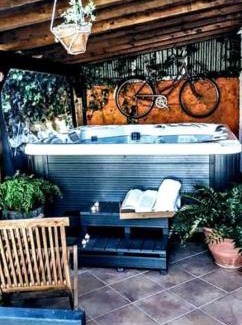 Setubal Ski Chalet | Inviting Pateo da Memória-Casa do Artesão with Hot Tub