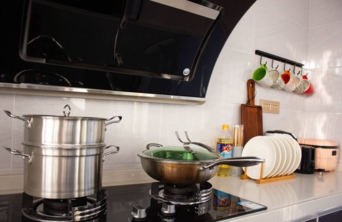 Diecai Apartment | Cozy Path Cross Apt. near Li River & North Railway Station