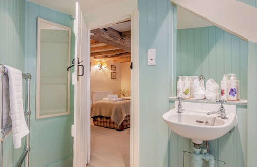 East Dean and Friston Hotel | Discover Patience - Tiger Inn: Family-Friendly Retreat