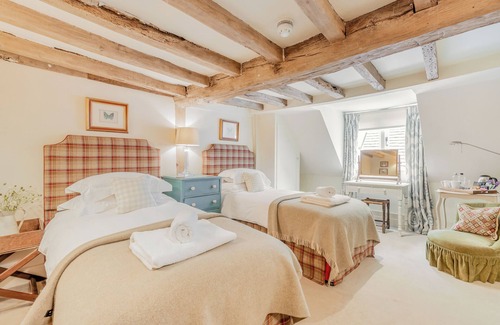 East Dean and Friston Hotel | Discover Patience - Tiger Inn: Family-Friendly Retreat