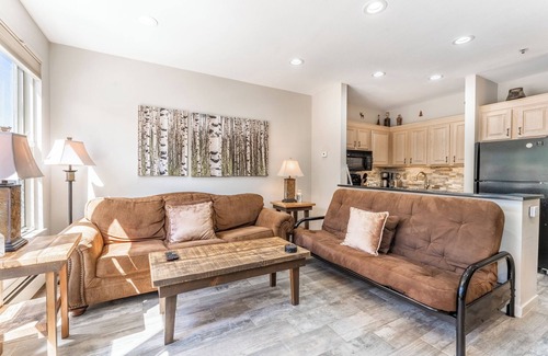 Lakeside Village Condo | Lakefront Bliss at Keystone: Modern Updates & Breathtaking Views