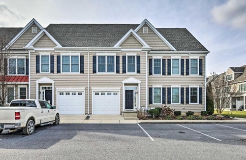 Rehoboth Beach House | Serene Rehoboth Beach Townhome with Pool and Ocean Views