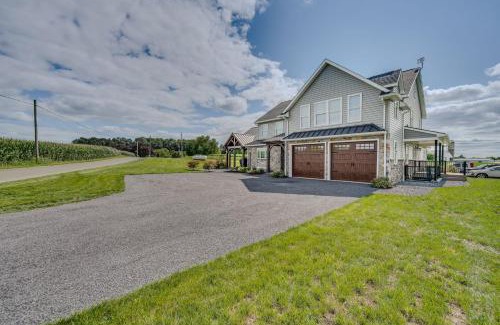 Gordonville House | Inviting Ronks Retreat with Patio, Grill & Fireplace!