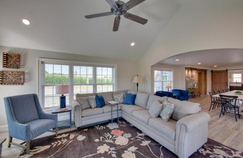 Gordonville House | Inviting Ronks Retreat with Patio, Grill & Fireplace!