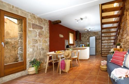 Lledo Apartment | Casa de las Letras Matarraña: Family and Pet-Friendly Stay