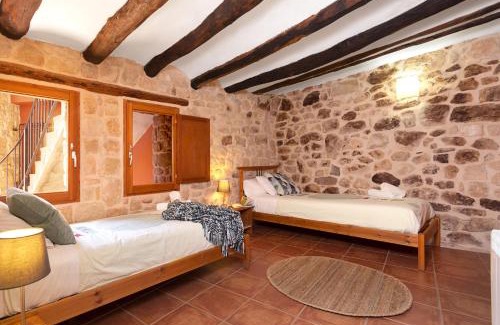 Lledo Apartment | Casa de las Letras Matarraña: Family and Pet-Friendly Stay