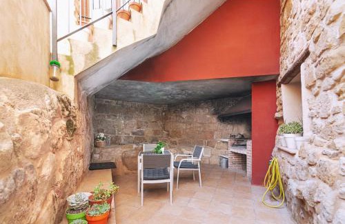 Lledo Apartment | Casa de las Letras Matarraña: Family and Pet-Friendly Stay