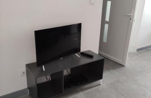 Lalinde Apartment | Cozy Patio en Périgord with 8.6/10 Review Score