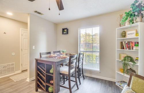 Hinesville House | Patio for Al Fresco Dining Home in Hinesville!