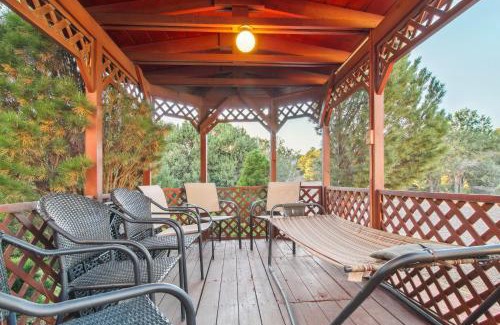 Show Low Apartment | Inviting Arizona Apartment with Patio, Grill & Fire Pit