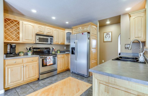 Pueblo West House | Patio & Grill: Family Home in Pueblo West