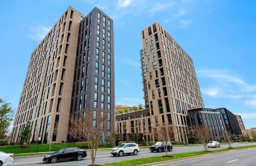Reston Apartment | Relax at Patio & Rooftop | Reston Town Center Near DC