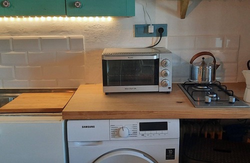 Barrio de la Vega Condo | Pet-Friendly Retreat Near Alhambra - Patio Tipique Andalous
