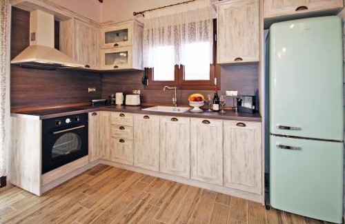 Ormos Panagias Villa | Patiria House: Family-Friendly Stay with Breakfast Included