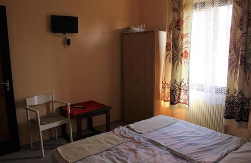 Tiszafured Hotel | Pet-Friendly Patkós Motel with Breakfast & Family Amenities