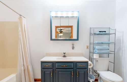 Taswell House | Experience Patoka Lake Alpaca Farmstay - Pet and Child Friendly