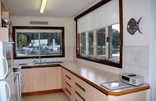 Patonga House | Pet-Friendly Patonga Beach Bach with Stunning Ocean Views