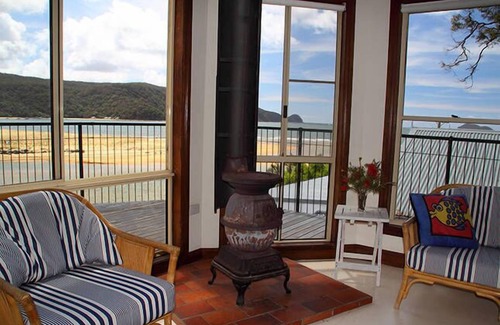 Patonga House | Pet-Friendly Patonga Beach Bach with Stunning Ocean Views