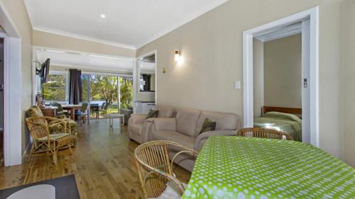 Patonga House | Patonga Sunset - Waterfront Family Retreat Awaits You