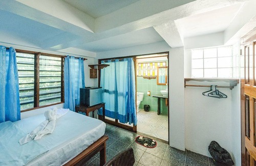 Catangnan Resort | Relaxing Patrick's on the Beach with Ocean Views & Pool
