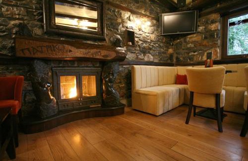 Aghios Athanasios House | Discover Patriko Mountain Chalet: Pet-Friendly Retreat