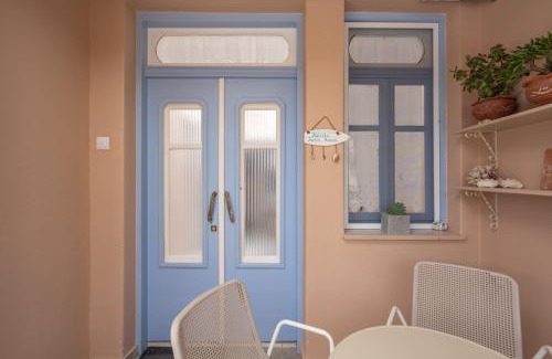 Fourka House | Elegant Patriko Retro House - Family-Friendly Escape