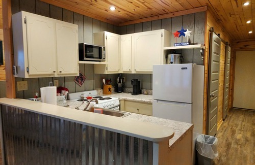 Claremore Apartment | Patriot Loft @ Upland Hill Manor: Ideal for Families & Close to Tulsa