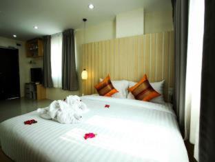 Chonburi Apartment | Cozy Patt Serviced Apartments with Pool & Hot Tub Access