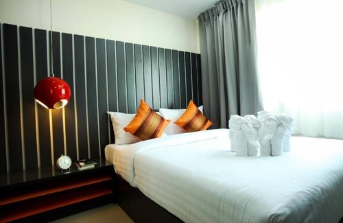 Chonburi Hotel | Exceptional Patt Serviced Apartments with Pool & Restaurant